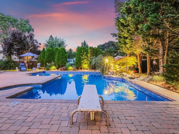 16 Dexter Lane, Kings Park NY 11754