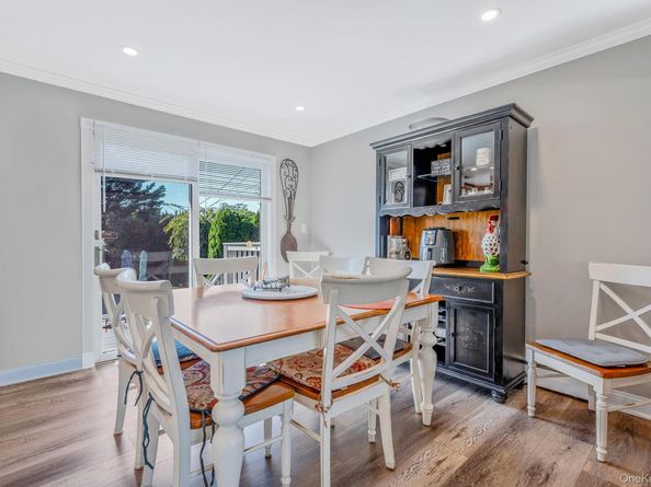 16 Dexter Lane, Kings Park NY 11754