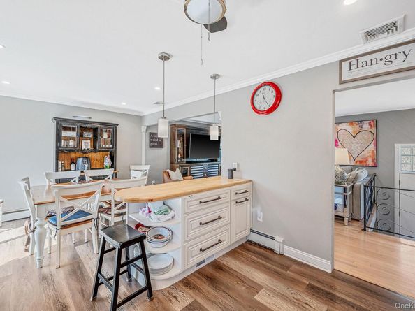 16 Dexter Lane, Kings Park NY 11754