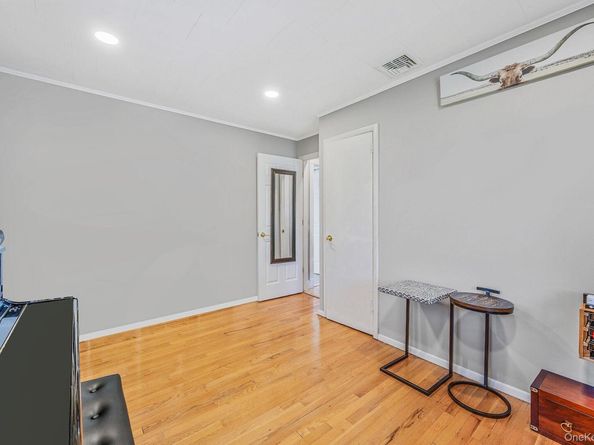 16 Dexter Lane, Kings Park NY 11754