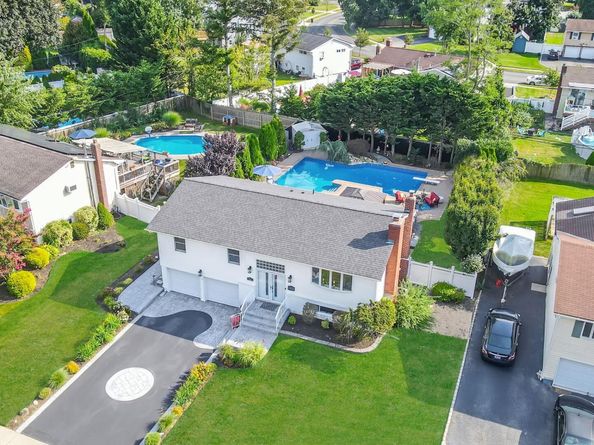 16 Dexter Lane, Kings Park NY 11754