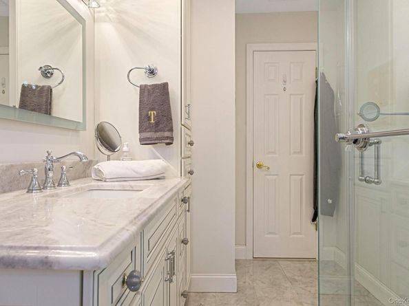 16 Dexter Lane, Kings Park NY 11754