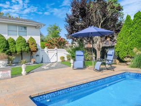 16 Dexter Lane, Kings Park NY 11754