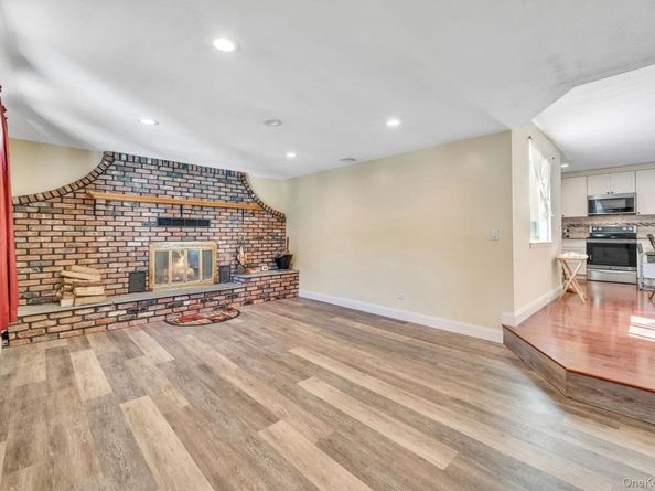 64 Ridgedale Avenue, Farmingville NY 11738