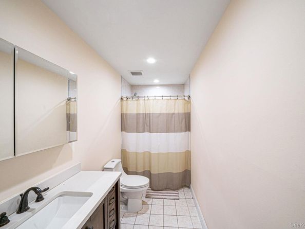 64 Ridgedale Avenue, Farmingville NY 11738
