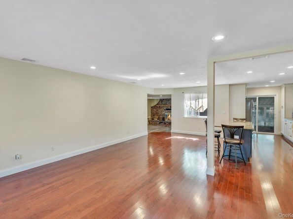 64 Ridgedale Avenue, Farmingville NY 11738