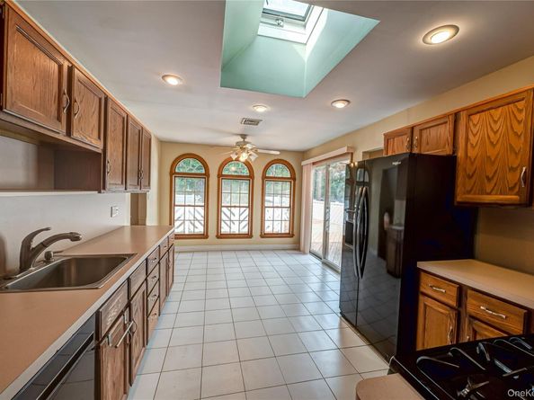 1872 Park Drive, Seaford NY 11783