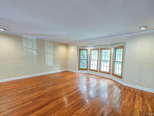 1872 Park Drive, Seaford NY 11783