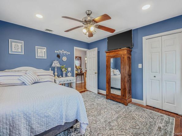63 Sherwood Drive, East Islip NY 11730