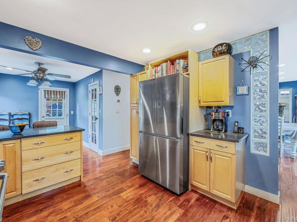 63 Sherwood Drive, East Islip NY 11730