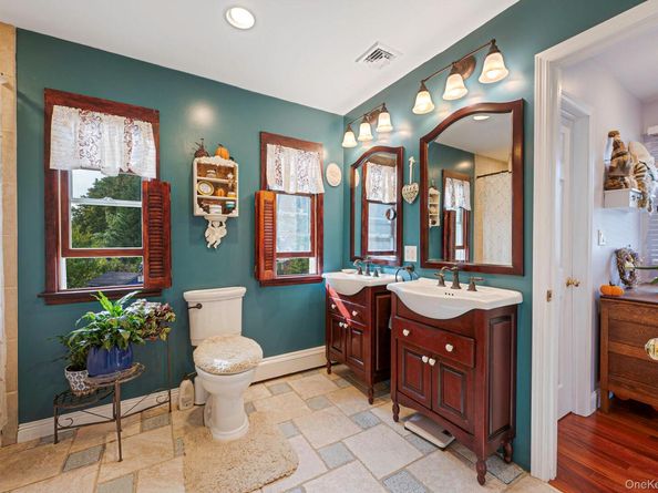 63 Sherwood Drive, East Islip NY 11730