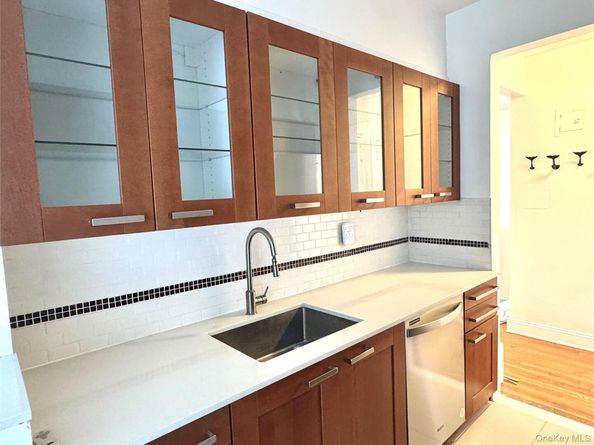 12116 Ocean Promenade 4L, Rockaway Park NY 11694