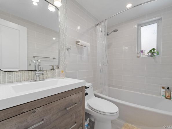 265-08 E Williston Avenue, Floral Park NY 11001