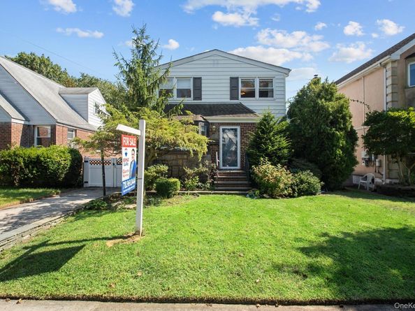 265-08 E Williston Avenue, Floral Park NY 11001