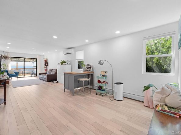 265-08 E Williston Avenue, Floral Park NY 11001
