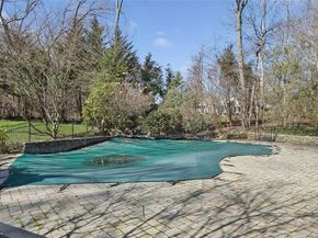 39 Cherry Lane, Syosset NY 11791