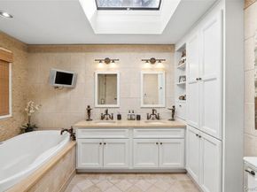 39 Cherry Lane, Syosset NY 11791