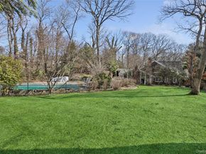 39 Cherry Lane, Syosset NY 11791