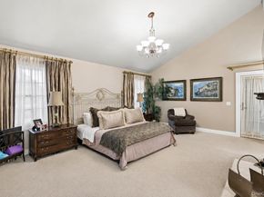39 Cherry Lane, Syosset NY 11791