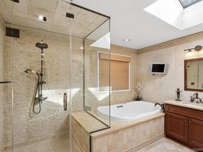 39 Cherry Lane, Syosset NY 11791