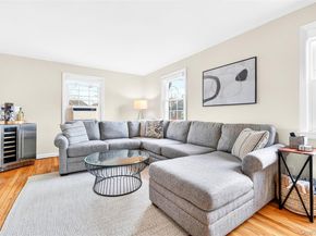 66 Robins Crescent 66, New Rochelle NY 10801