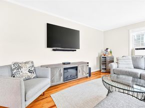 66 Robins Crescent 66, New Rochelle NY 10801