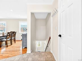 66 Robins Crescent 66, New Rochelle NY 10801