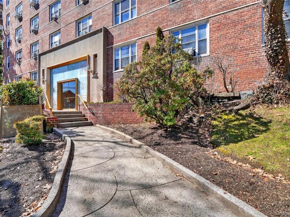 5601 Riverdale Avenue 5L, Bronx NY 10471