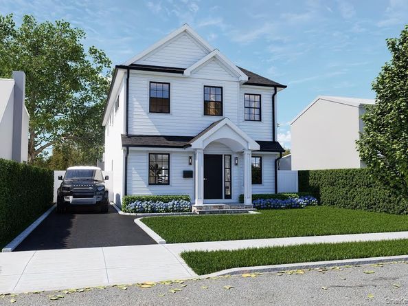 101 Brown Street, Mineola NY 11501