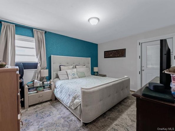 243-17 72nd Avenue, Douglaston NY 11362