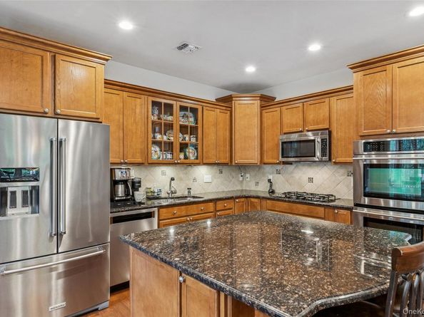 382 Altessa Boulevard, Melville NY 11747