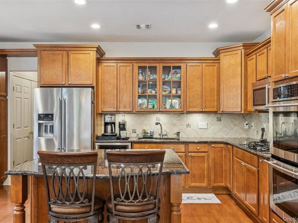 382 Altessa Boulevard, Melville NY 11747
