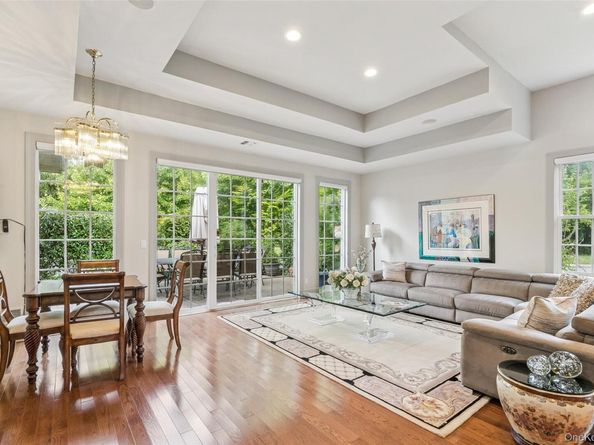 382 Altessa Boulevard, Melville NY 11747