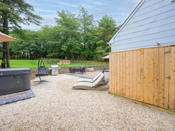 845 County Road 39, Southampton NY 11968