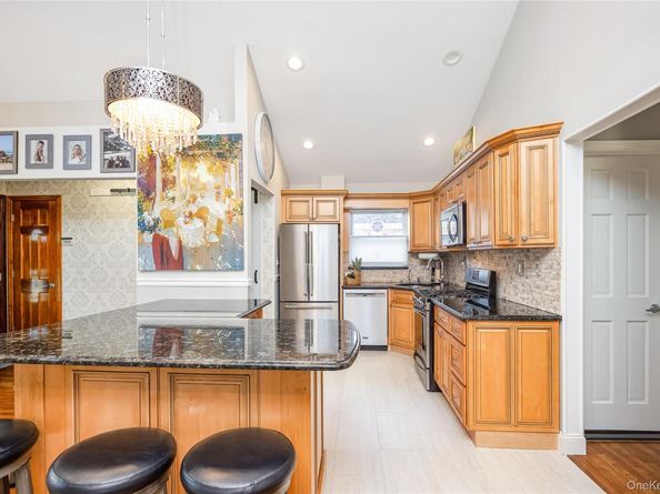976 Third, Franklin Square NY 11010