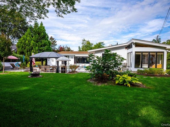 11 Saltmeadow Lane, Bayport NY 11705