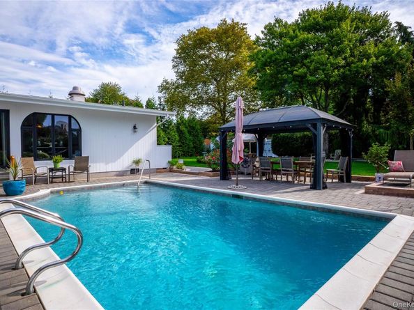 11 Saltmeadow Lane, Bayport NY 11705