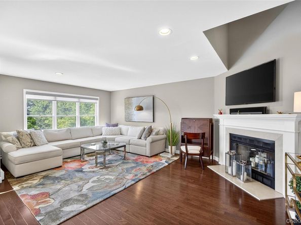 4 Larissa Lane, Thornwood NY 10594