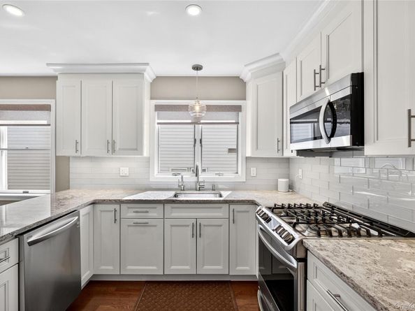 4 Larissa Lane, Thornwood NY 10594