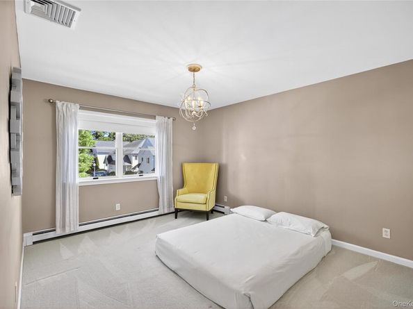 4 Larissa Lane, Thornwood NY 10594