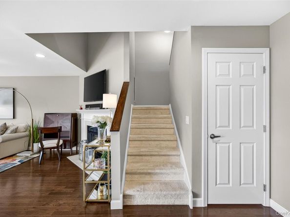 4 Larissa Lane, Thornwood NY 10594