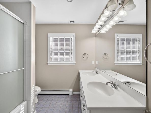 4 Larissa Lane, Thornwood NY 10594