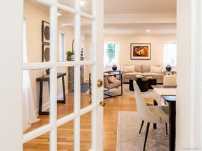 86 Dennis Street, Manhasset NY 11030