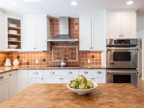 86 Dennis Street, Manhasset NY 11030