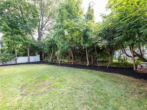 86 Dennis Street, Manhasset NY 11030