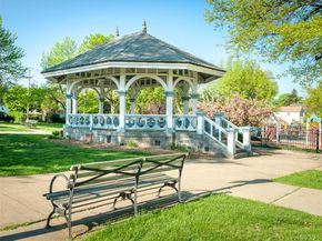 86 Dennis Street, Manhasset NY 11030