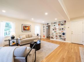 86 Dennis Street, Manhasset NY 11030