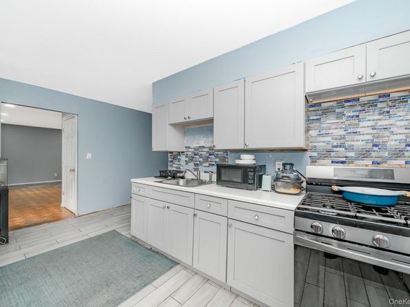 1038 Manor Lane, Bay Shore NY 11706