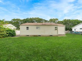 1038 Manor Lane, Bay Shore NY 11706