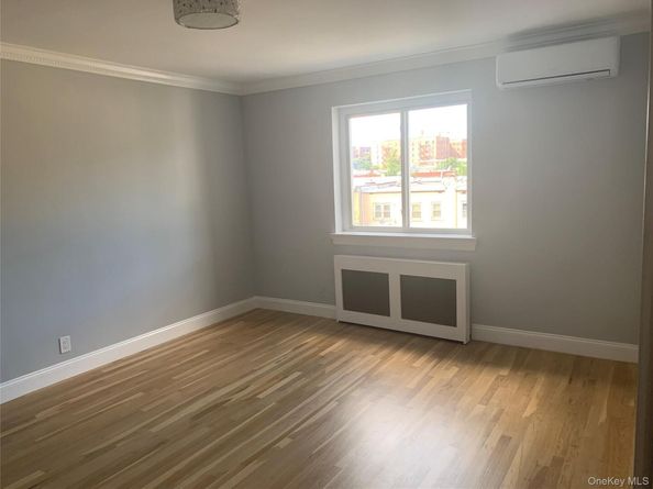 10841 64th Road, Forest Hills NY 11375